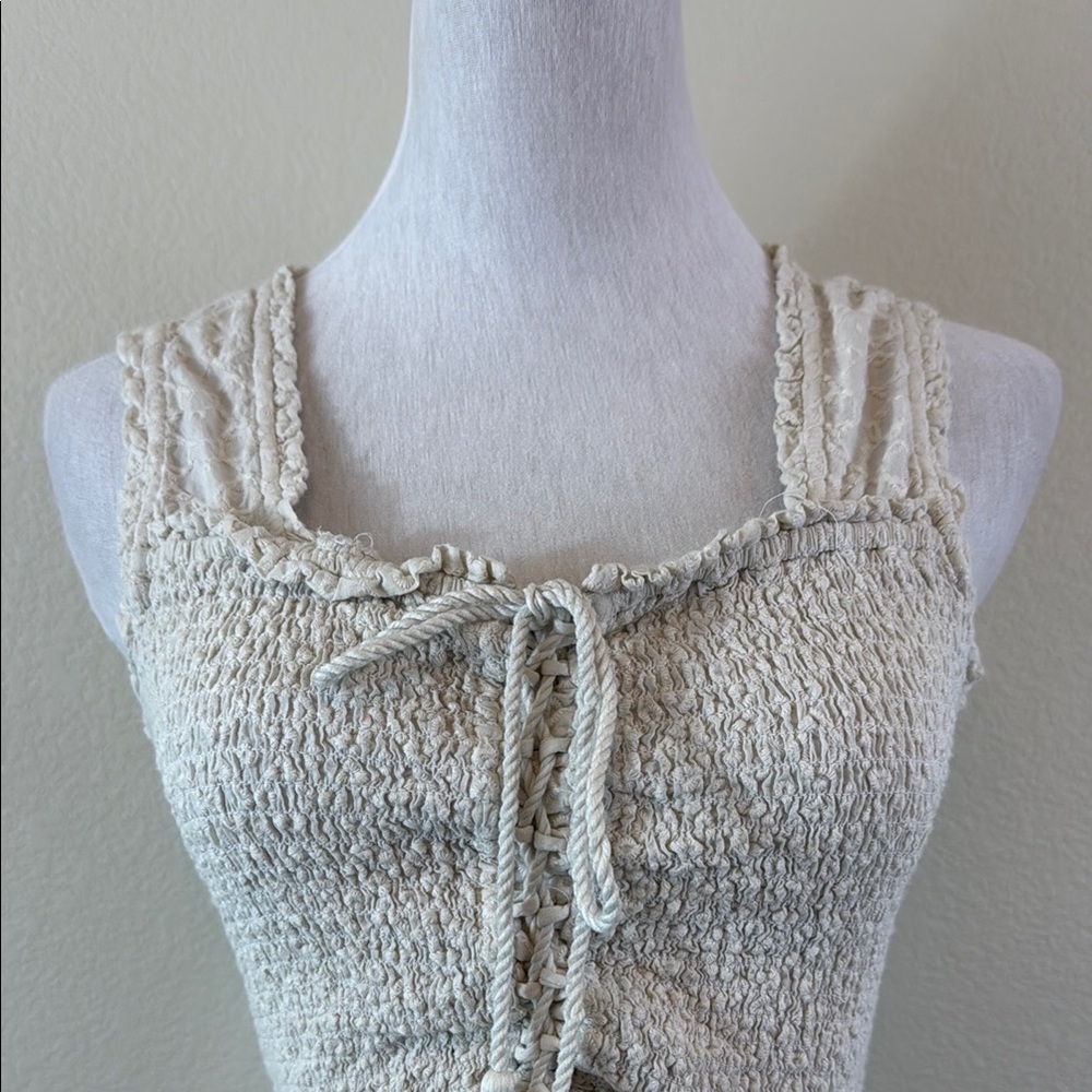 Shyanne Cream Smocked‎ Peplum Tank Top XS - Picture 2 of 8